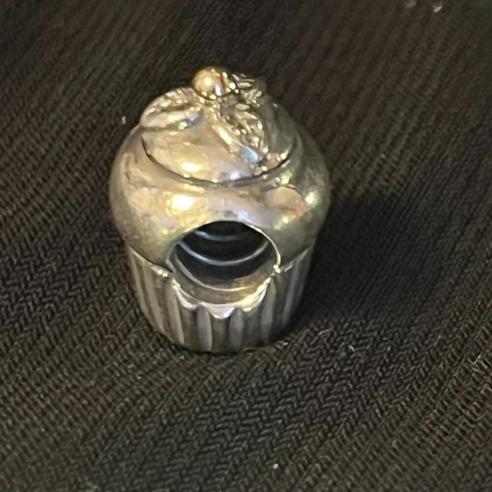 Pandora Cupcake Charm – 14K Gold & Sterling Silver– ALE 925 – Retired - Picture 4 of 8